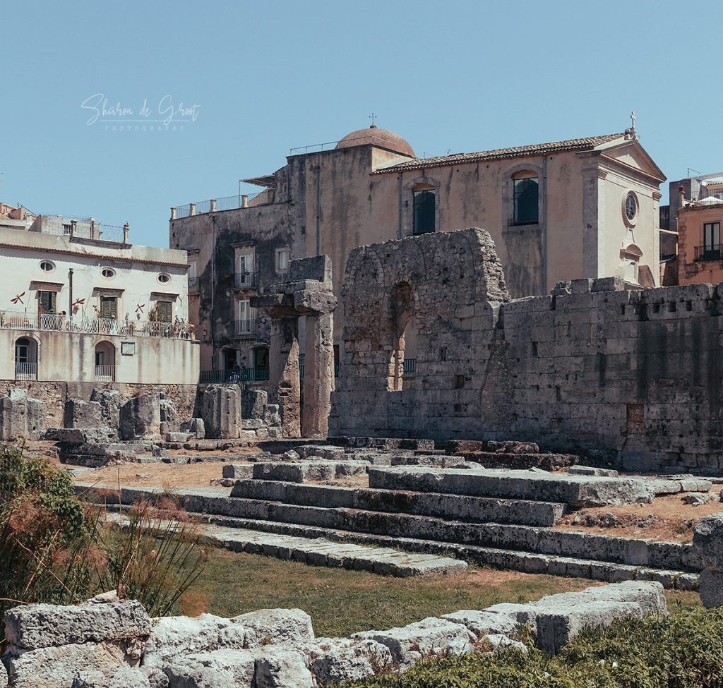 Ancient ruins of the Temple of Apollo.13 things to do and see in Syracuse.